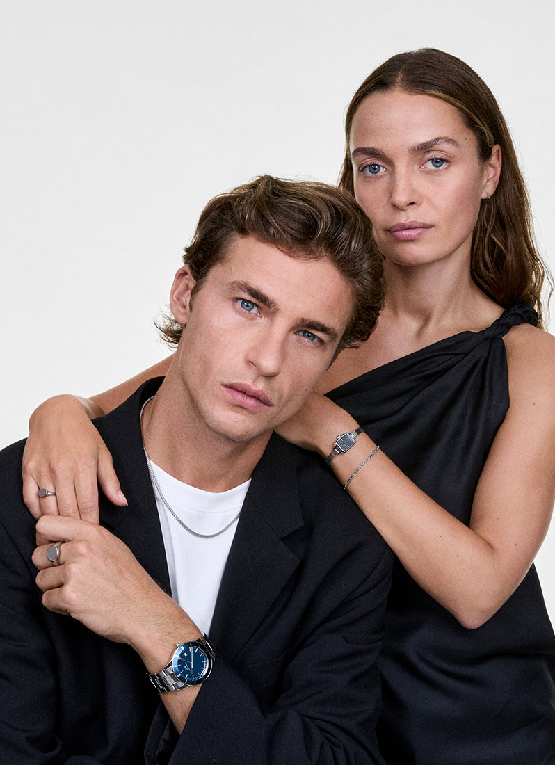 Jam Tangan Daniel Wellington Iconic Paradigma Link Blue Enamel Blue Bezel Silver (40) DW00100820