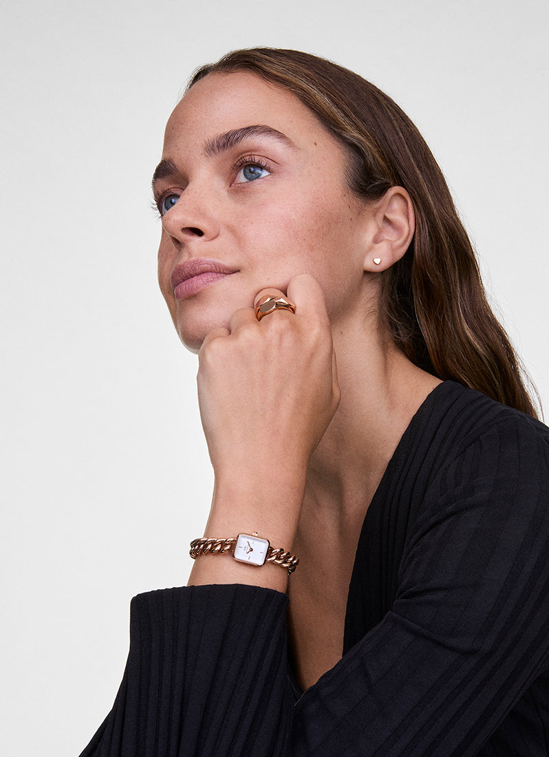 Jam Tangan Daniel Wellington Jolie Chain Rose Gold (15.4x18.2) DW00100835